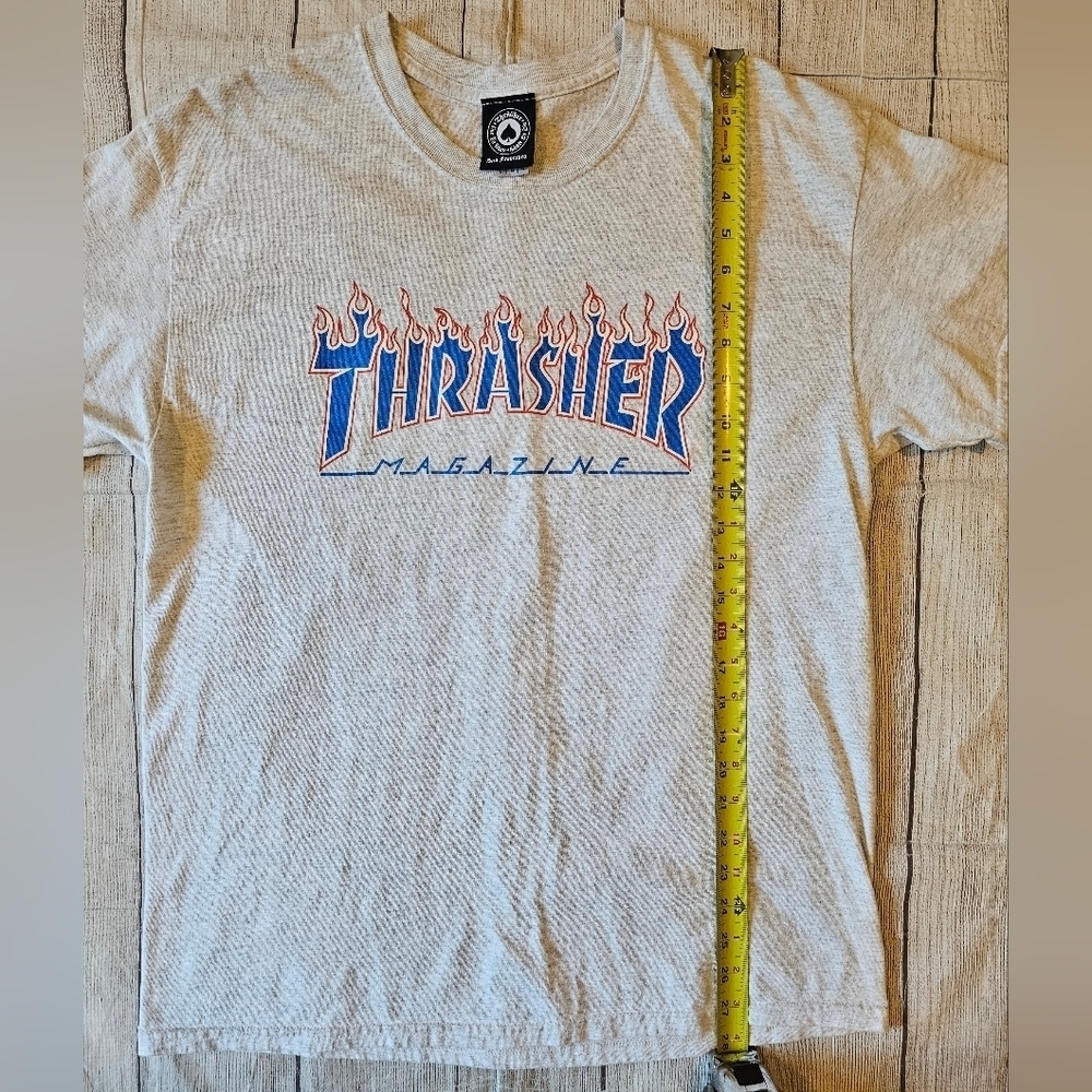 Thrasher Magazine Flames Women's Size Large T-Shirt Short Sleeve Light Gray - Picture 5 of 6